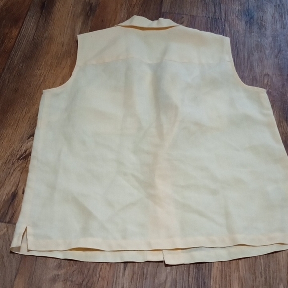 Liz Claiborne Cream Casual Button Down Shirt - Picture 4 of 4